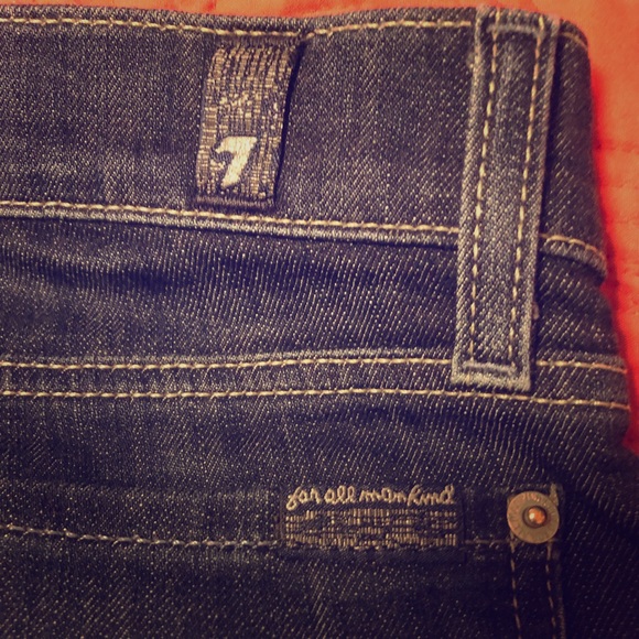 Classic and flattering 7 for all mankind jeans - Picture 2 of 7